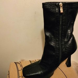 Boots Black --Azalea Wang